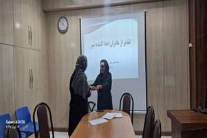 تجلیل از مادر اهدا کننده شیر به مناسبت هفته ملی ترویج تغذیع با شیر مادر