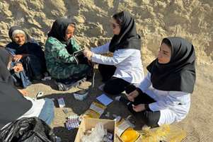 ارائه خدمات سلامت و ویزیت رایگان به عشایر منطقه خنگ سبز